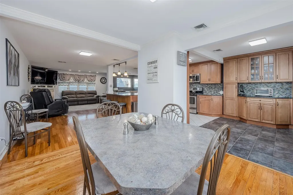 3423 Westminster Road Oceanside NY 11572