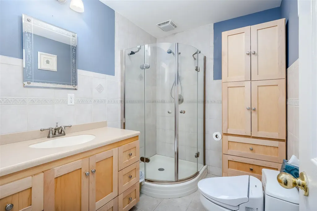 3423 Westminster Road Oceanside NY 11572