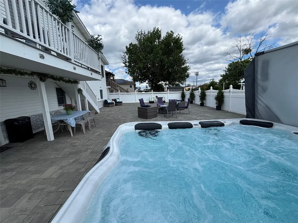 3423 Westminster Road Oceanside NY 11572