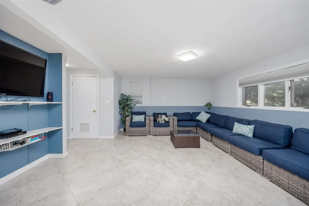 3423 Westminster Road Oceanside NY 11572