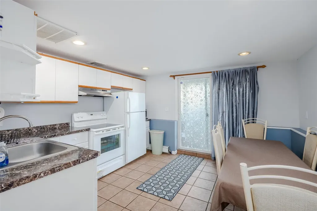3423 Westminster Road Oceanside NY 11572