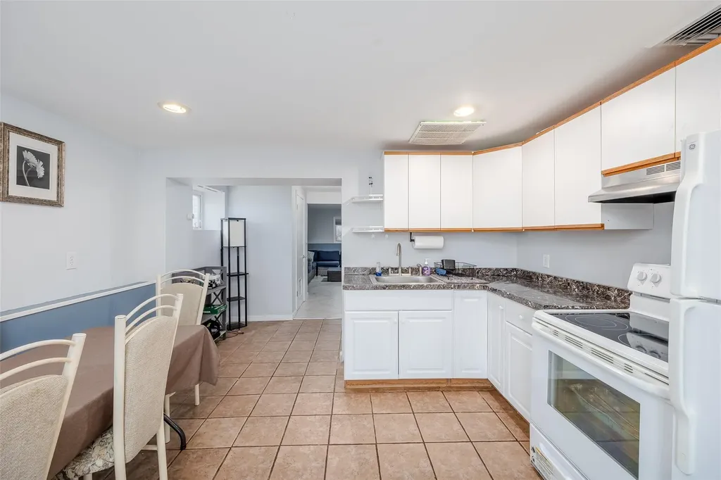 3423 Westminster Road Oceanside NY 11572