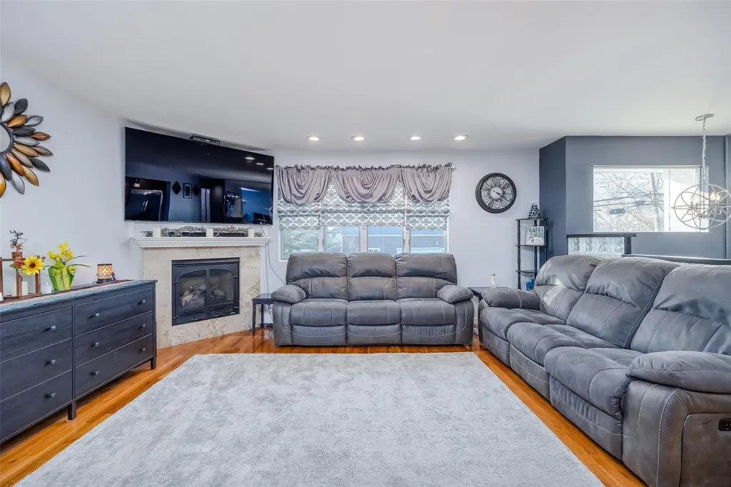 3423 Westminster Road Oceanside NY 11572