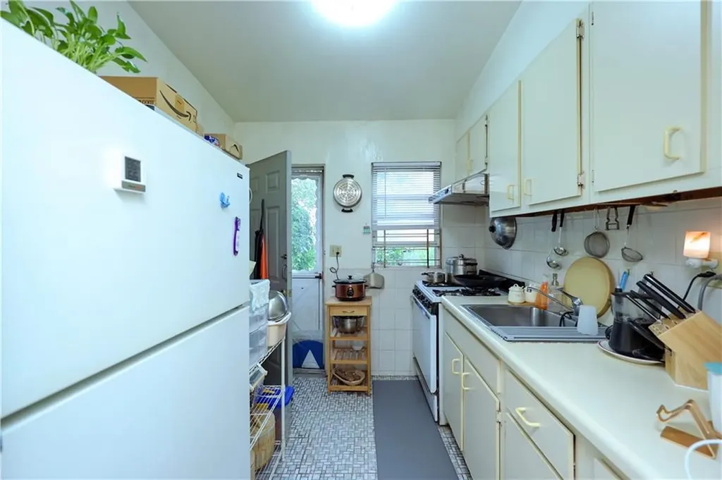 1925 62nd Street Brooklyn NY 11204