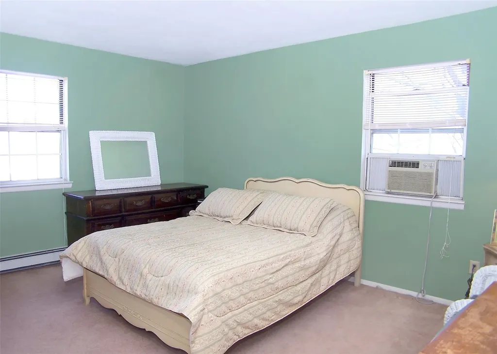 2 Wren Lane Coram NY 11727