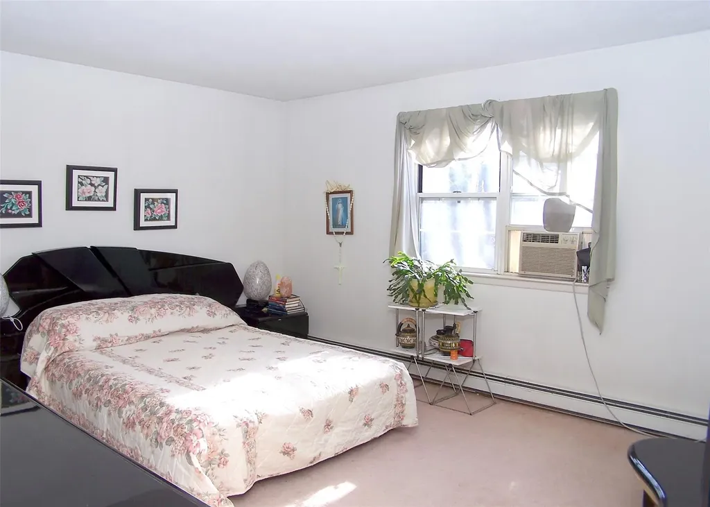 2 Wren Lane Coram NY 11727