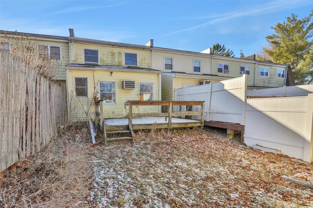 39 Roundtree Court Beacon NY 12508