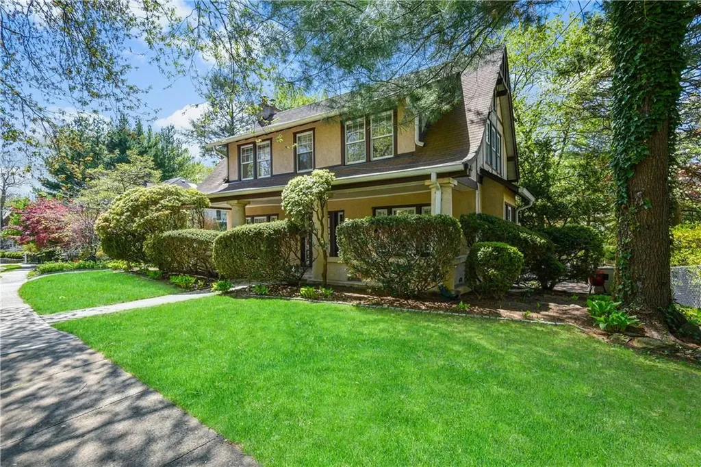 38 Mayhew Avenue Larchmont NY 10538