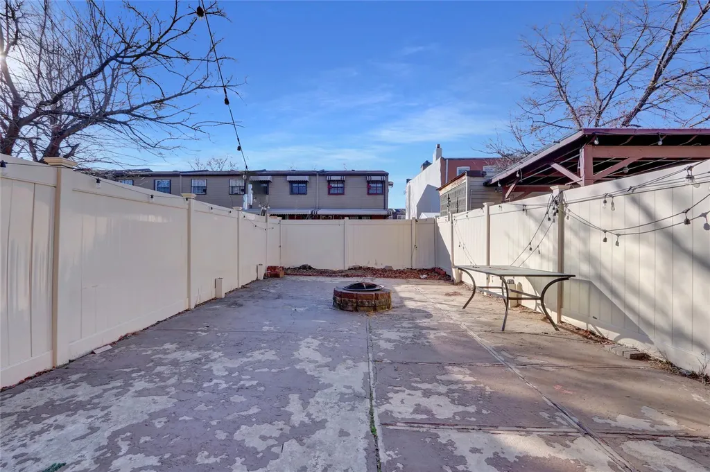 534 Warwick Street Brooklyn NY 11207