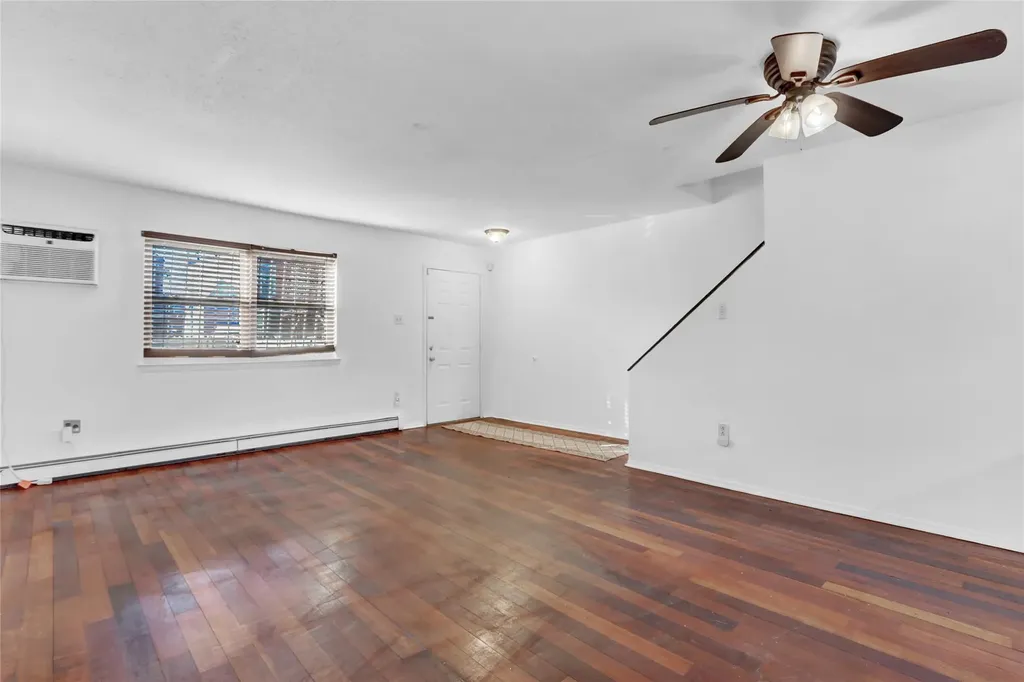 534 Warwick Street Brooklyn NY 11207