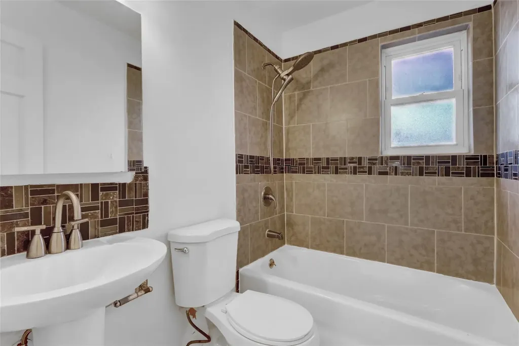 534 Warwick Street Brooklyn NY 11207