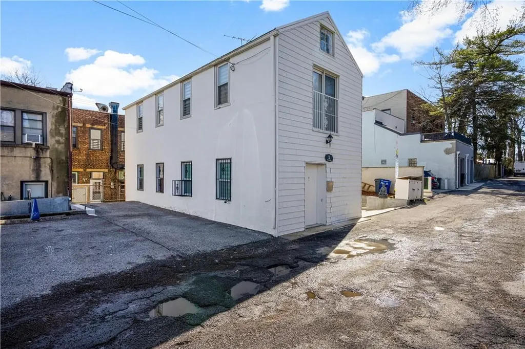 1 Post Alley Larchmont NY 10538
