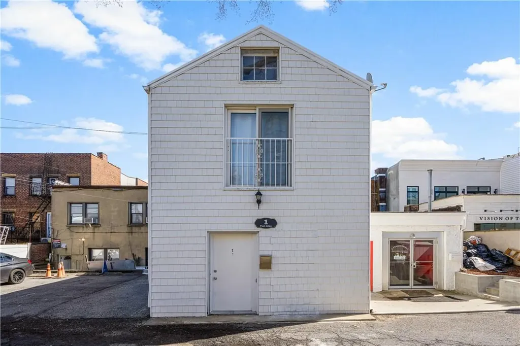 1 Post Alley Larchmont NY 10538