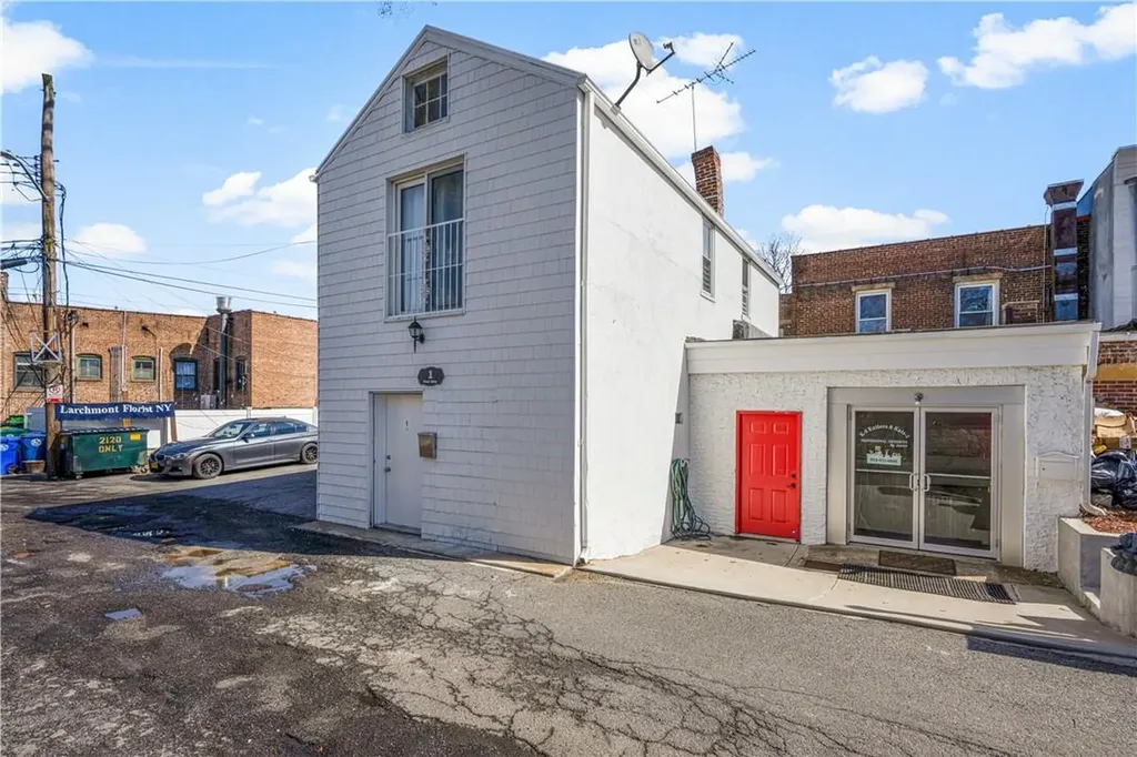 1 Post Alley Larchmont NY 10538