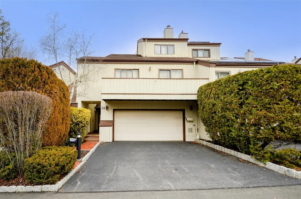 10 Chippewa Court Suffern NY 10901