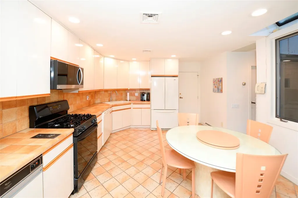 10 Chippewa Court Suffern NY 10901