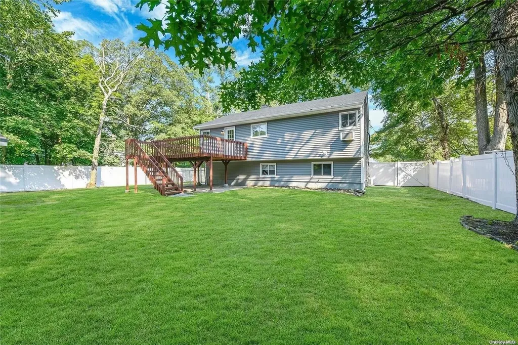 4 Wolfhollow Road Centereach NY 11720