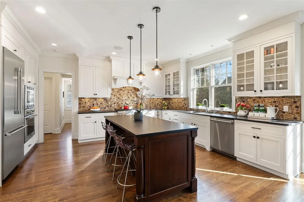 24 Myrtledale Road Scarsdale NY 10583