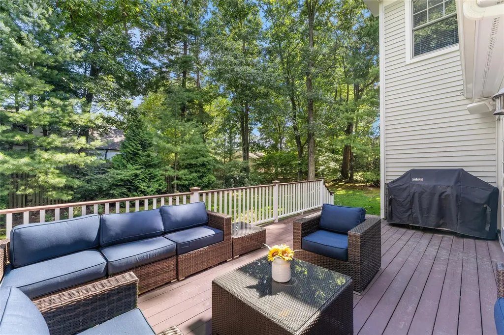 24 Myrtledale Road Scarsdale NY 10583