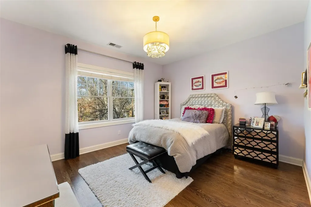24 Myrtledale Road Scarsdale NY 10583