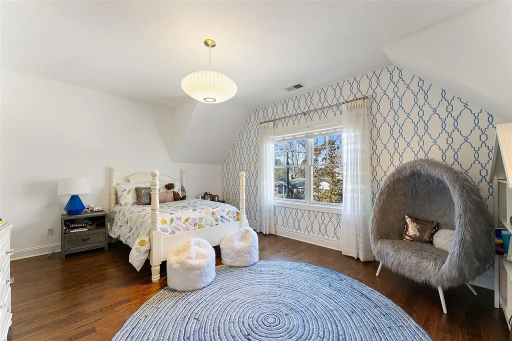 24 Myrtledale Road Scarsdale NY 10583