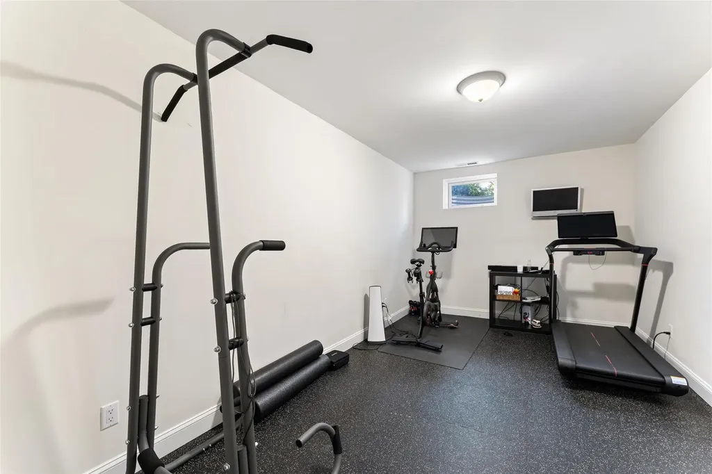24 Myrtledale Road Scarsdale NY 10583