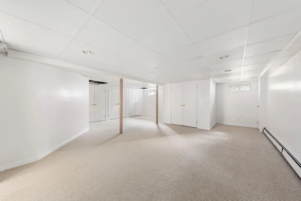 77 Bounty Lane Jericho NY 11753
