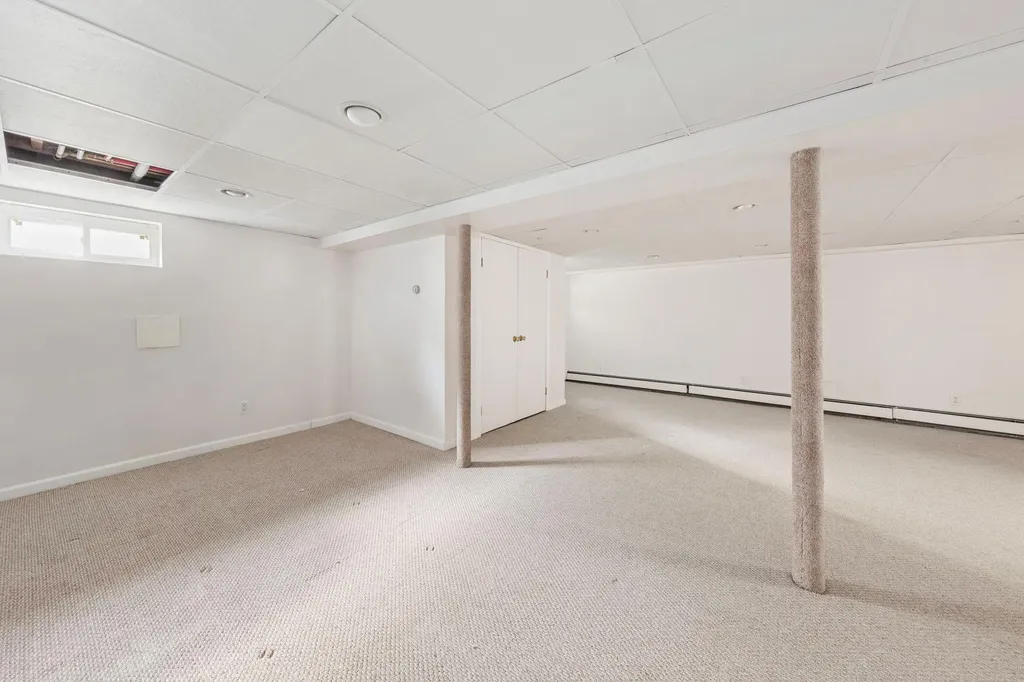 77 Bounty Lane Jericho NY 11753