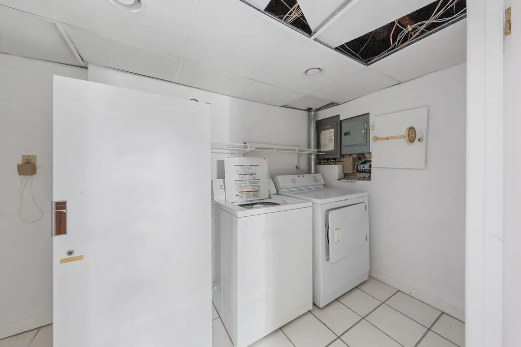77 Bounty Lane Jericho NY 11753