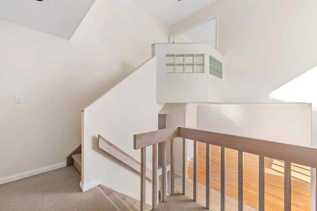 77 Bounty Lane Jericho NY 11753
