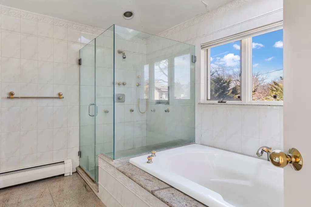 77 Bounty Lane Jericho NY 11753