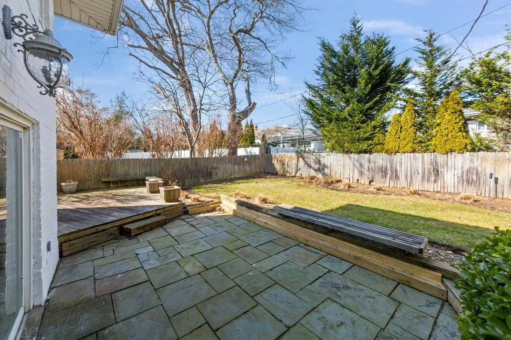 77 Bounty Lane Jericho NY 11753