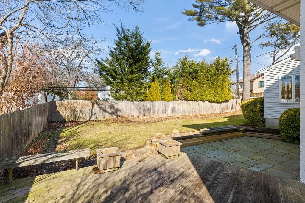 77 Bounty Lane Jericho NY 11753