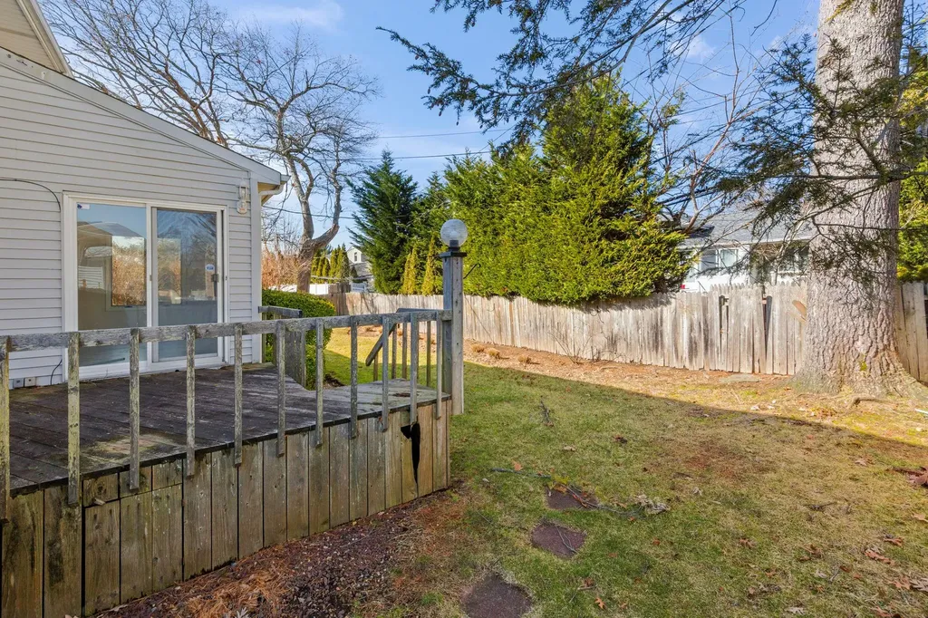 77 Bounty Lane Jericho NY 11753