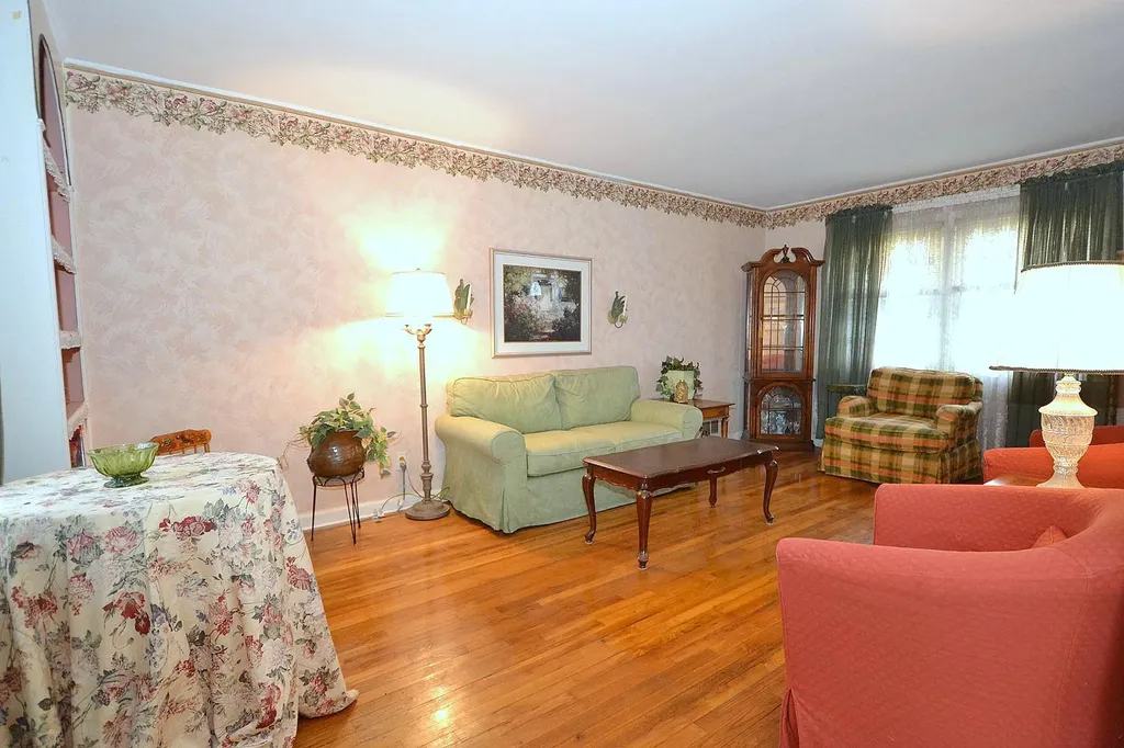 23 Hastings Drive Merrick NY 11566