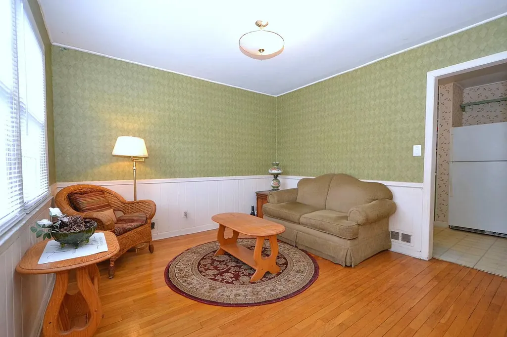 23 Hastings Drive Merrick NY 11566