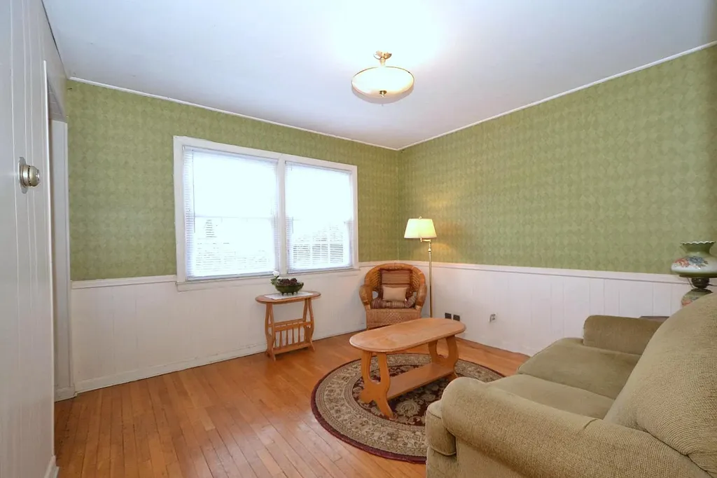 23 Hastings Drive Merrick NY 11566