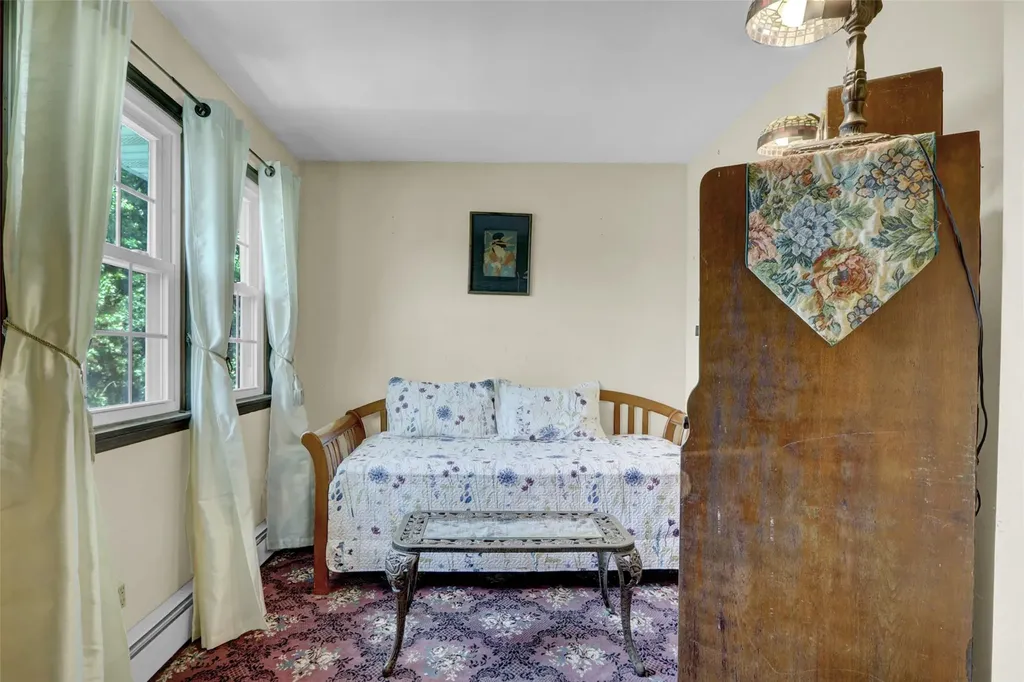 237 Farhan Lane North Babylon NY 11703