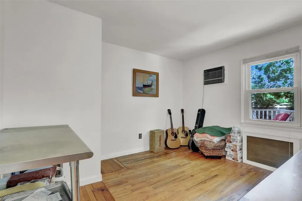 237 Farhan Lane North Babylon NY 11703