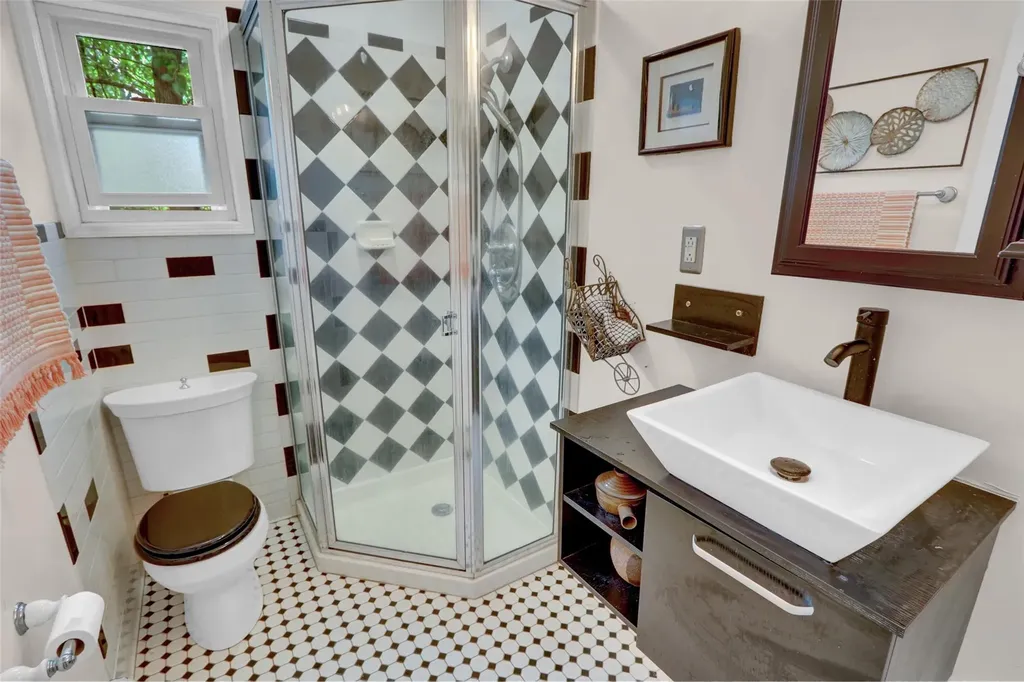 237 Farhan Lane North Babylon NY 11703