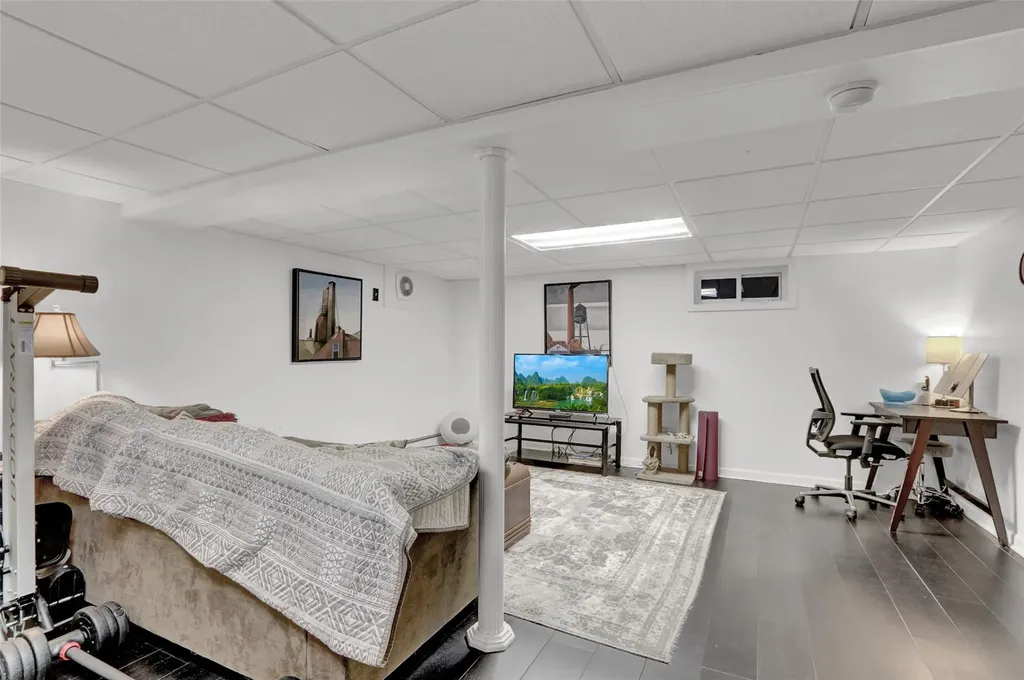 237 Farhan Lane North Babylon NY 11703