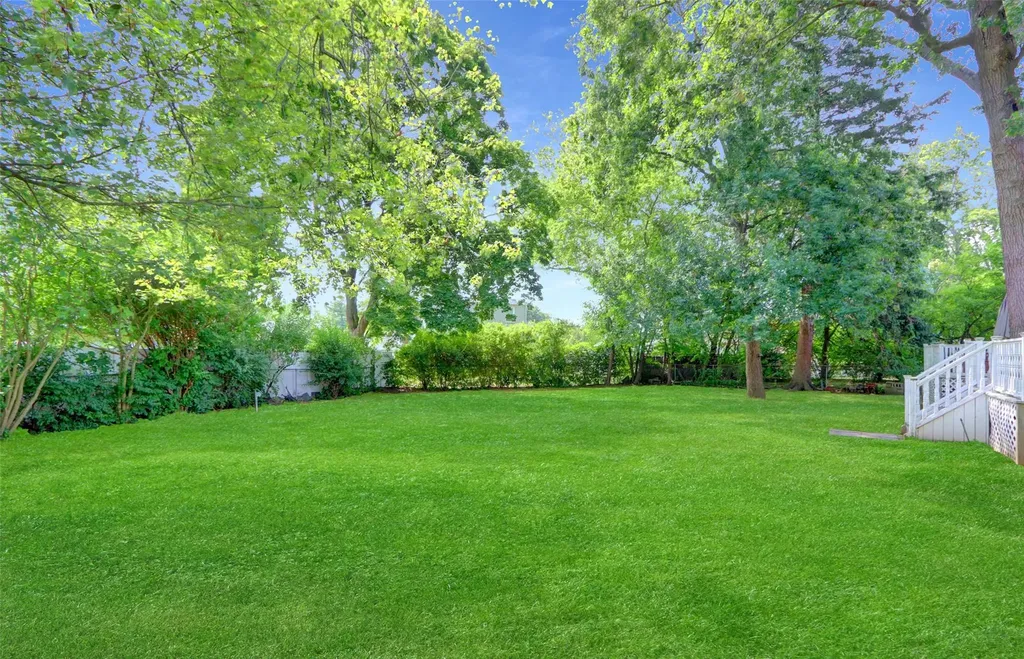 237 Farhan Lane North Babylon NY 11703
