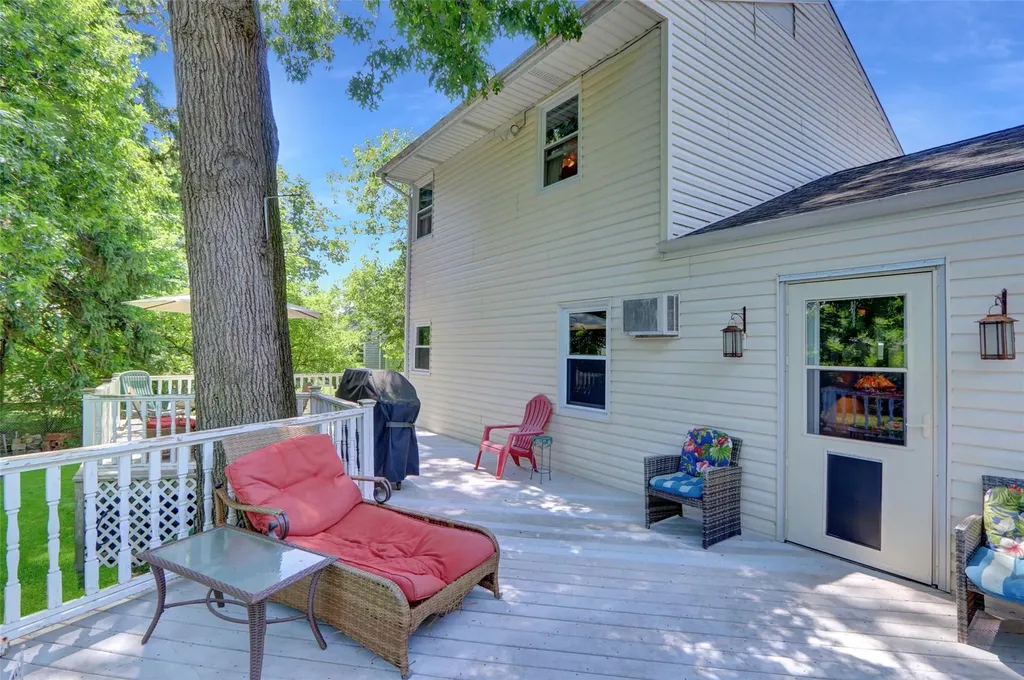 237 Farhan Lane North Babylon NY 11703