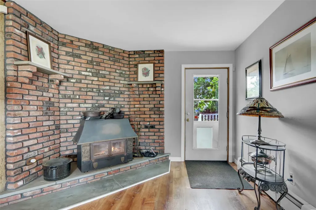 237 Farhan Lane North Babylon NY 11703