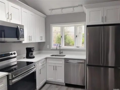 55 Seymour Drive Shirley NY 11967