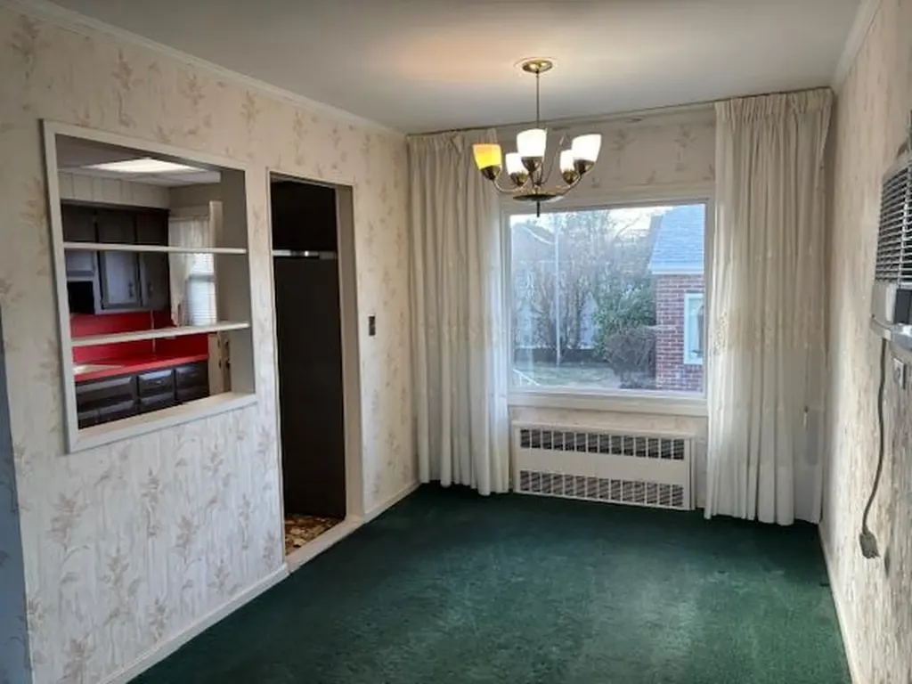 209 Emory Road Mineola NY 11501