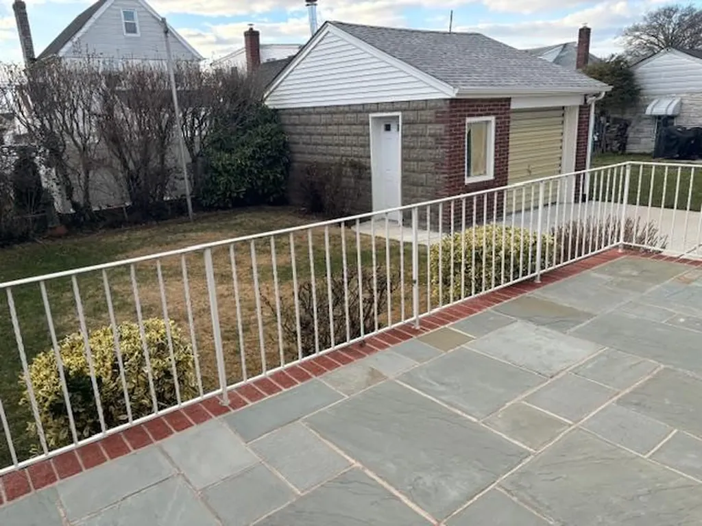 209 Emory Road Mineola NY 11501