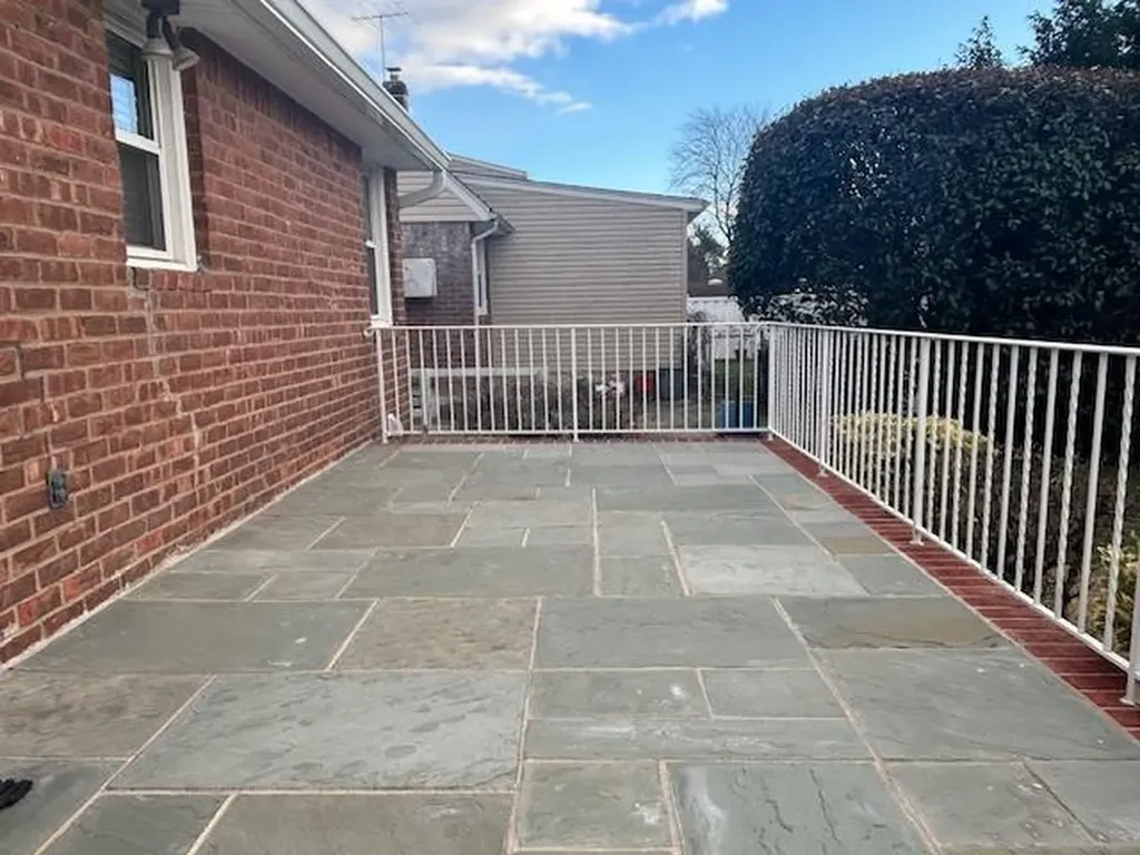 209 Emory Road Mineola NY 11501