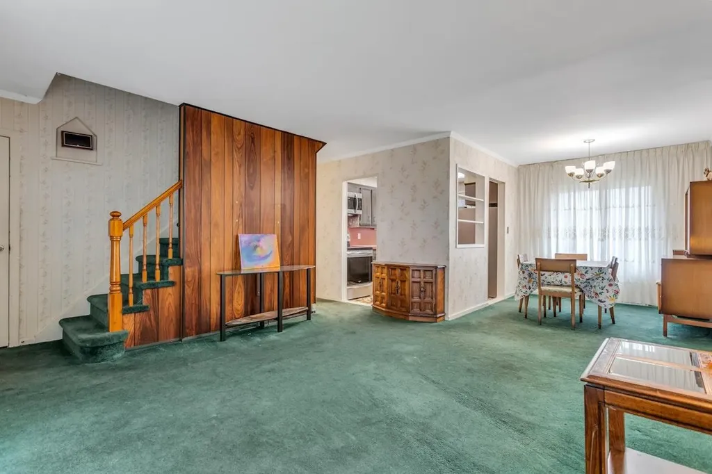 209 Emory Road Mineola NY 11501