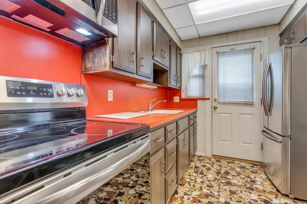 209 Emory Road Mineola NY 11501